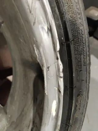 Llantas 18 con neumáticos 235/30/18 1 para reparar