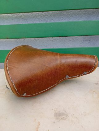 Sillín de cuero para bicicleta antigua