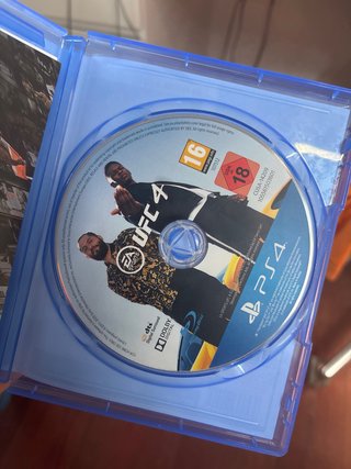 Consola PS4 Slim Negra + 9 Juegos