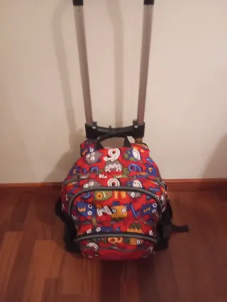 Mochila escolar con carro y diseño divertido
