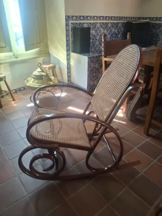 2 Mecedoras de Madera y Ratán