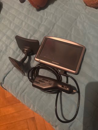 Tomtom XL GPS con soporte y cargador