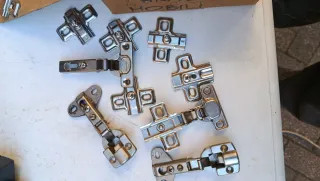 Cerniere per mobili cucina