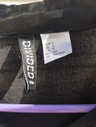 Camisa negra satinada