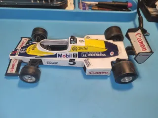 Modellino Auto Formula 1 Williams FW 08 scala 1/24