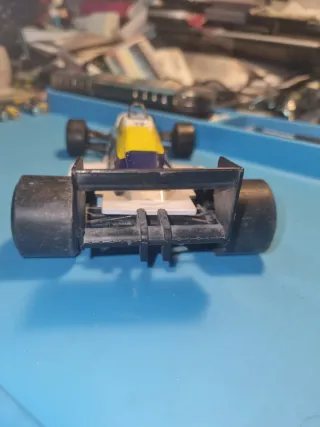 Modellino Auto Formula 1 Williams FW 08 scala 1/24