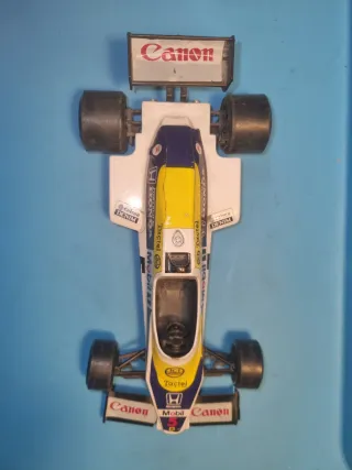Modellino Auto Formula 1 Williams FW 08 scala 1/24