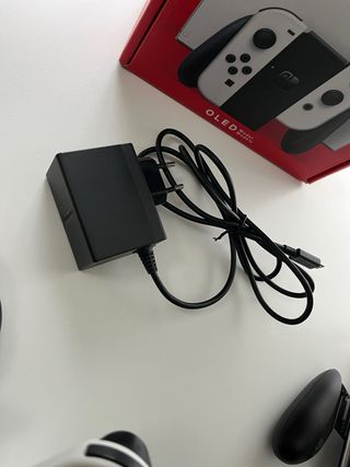 Nintendo Switch OLED Blanca y Negra