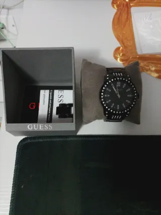 Reloj Guess Sparkler Negro y Plateado