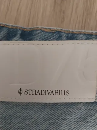 Pantalones cortos vaqueros rotos