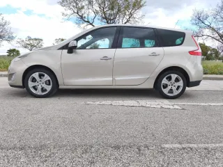 Renault Grand Scenic 2011