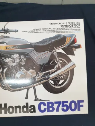 Maqueta Tamiya Honda CB750F