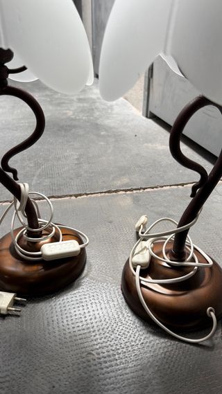 Lámparas de forja con tulipa de cristal