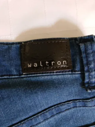 Pantalón vaquero Waltron azul ajustado