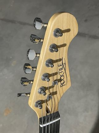 Pack Guitarra Eléctrica Negra + Accesorios