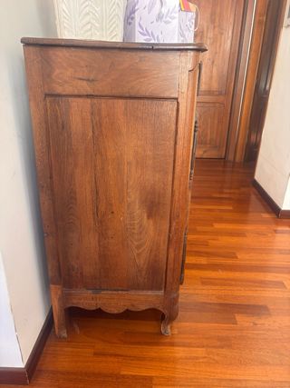 Mobile antico in legno