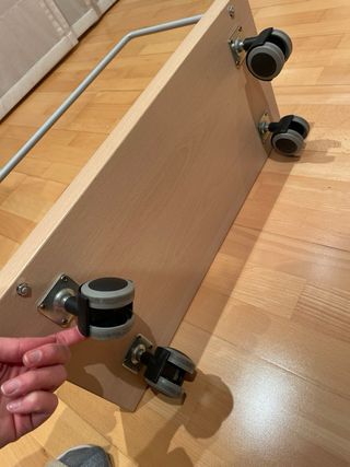 Soporte CPU con ruedas