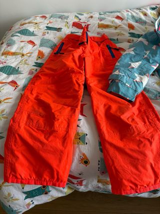 Conjunto esquí niños marca Boden
