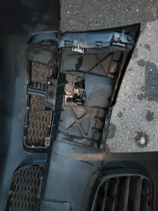 PARAGOLPES DELANTERO AUDI TT Negro -Lavafaros-