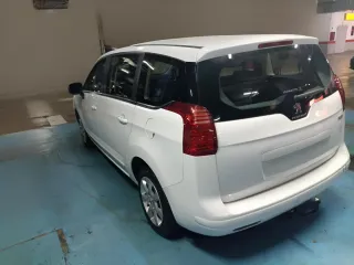 Peugeot 5008 2014