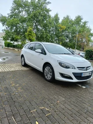 Opel Astra 2012