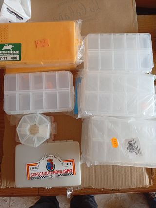 Caja de aparejos de pesca y organizadores