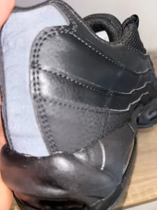 Nike Air Max 95 Negras