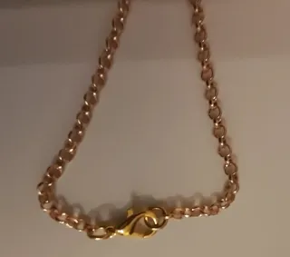 Collana con ciondoli a cuori rosa,d'orata