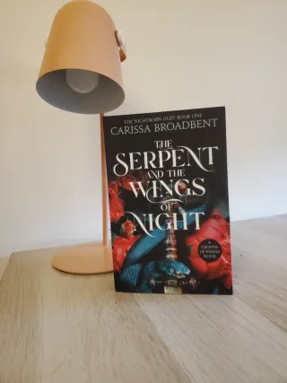 The Serpent and the Wings of Night de Carissa B.