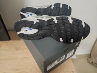 Zapatillas New Balance 740 Sin estrenar.