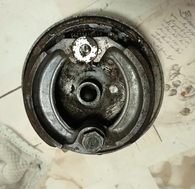 Portazapatas con zapatas freno delantero Puch