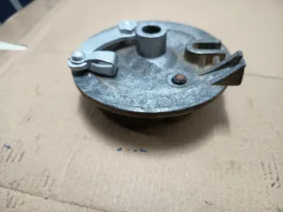 Portazapatas con zapatas freno delantero Puch