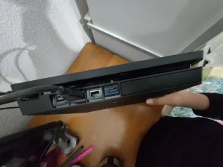 PS4 Slim 500GB + 2 Mandos + 2 Juegos