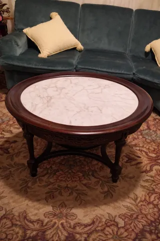 Mesa auxiliar redonda de mármol y madera
