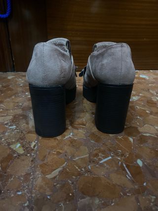 Botines tacón ancho flecos rosa