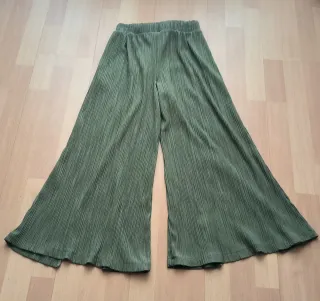 Pantalón ancho verde Bershka