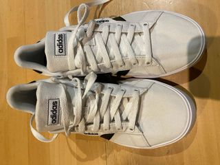 Zapatillas Adidas modelo Daily 3.0 Talla 42 2/3