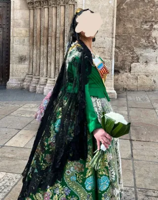 Traje de Fallera verde y oro