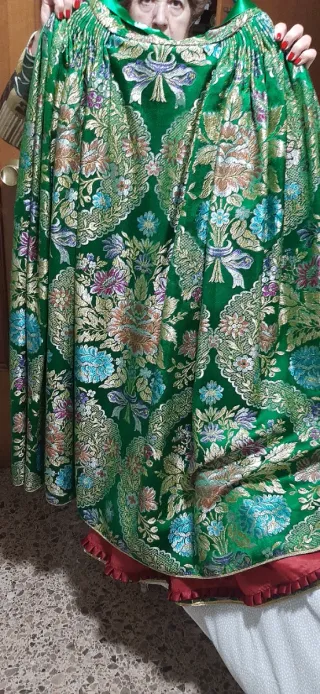 Traje de Fallera verde y oro