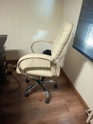 Silla de oficina beige