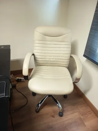 Silla de oficina beige