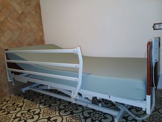 Letto anziani articolato con carrello elevatore