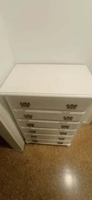 Cajonera blanca de madera