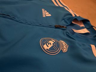 Chaqueta Real Madrid Adidas Talla 6 años (116 cm)