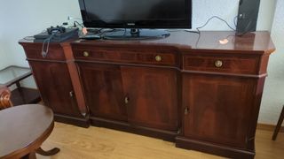 Mueble de comedor de madera