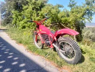 Montesa Cota 330 Trial Roja