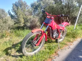 Montesa Cota 330 Trial Roja