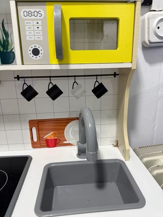 Cocinita de madera para niños