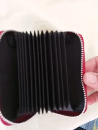 Porta carte in pelle rossa