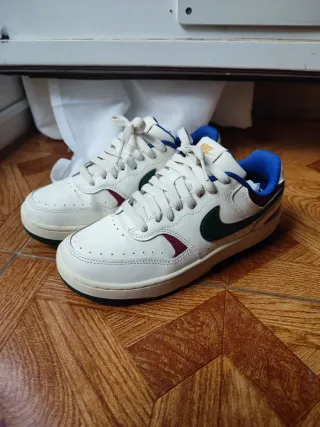 Nike Bambas Blancas, con colores talla 36'5. Nueva
